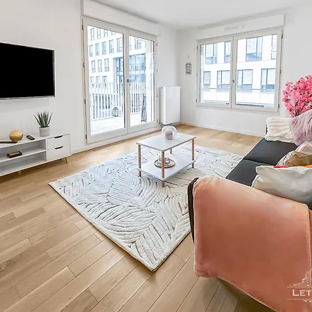 Bleu Serenity Aux Pied De Paris * Châtenay